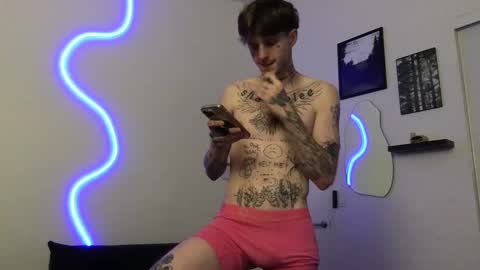 Snapshot of prettyboyszn chatting on November 25, 2025, 4:23 am pretty boy online show from November 25, 2025, 4:23 am