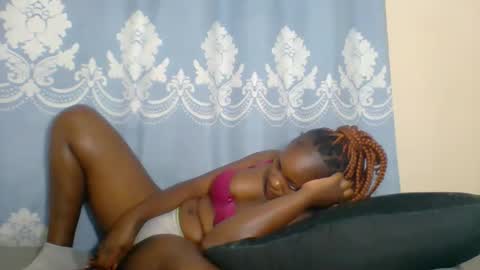 SHANIA online show from October 8, 2025, 12:03 pm
