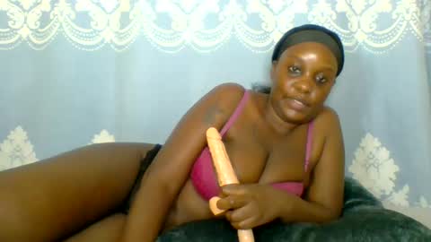 Snapshot of prettydarkskin002 chatting on July 2, 2026, 9:54 pm SHANIA online show from July 2, 2026, 9:54 pm