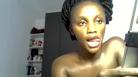 Snapshot of prettygee21 chatting on April 22, 2026, 9:01 am Pretty darkskin doll online show from April 22, 2026, 9:01 am