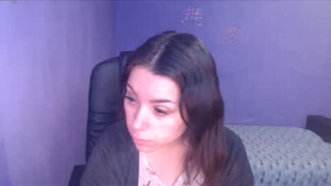 prettyjulliette online show from February 4, 2025, 12:11 pm