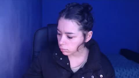 prettyjulliette online show from February 7, 2025, 10:40 am