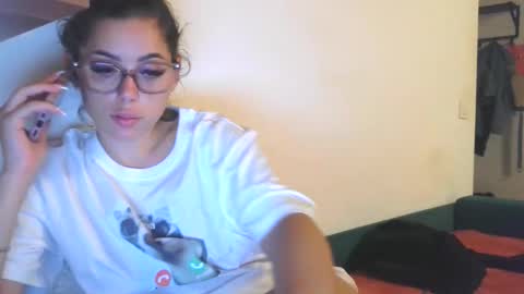 prettyjulliette online show from October 15, 2025, 1:50 am