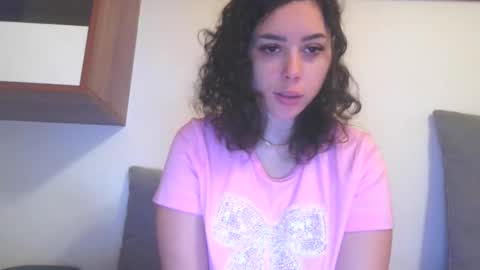 prettyjulliette online show from December 19, 2025, 12:34 pm
