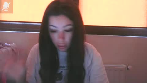 prettyjulliette online show from April 19, 2026, 12:26 pm