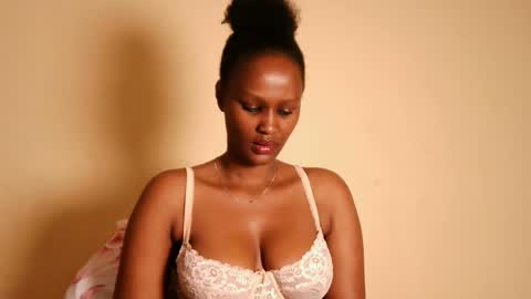 Snapshot of prettykeilaa chatting on February 2, 2026, 7:40 am prettykeilaa online show from February 2, 2026, 7:40 am