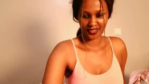 prettykeilaa online show from April 15, 2026, 2:46 pm