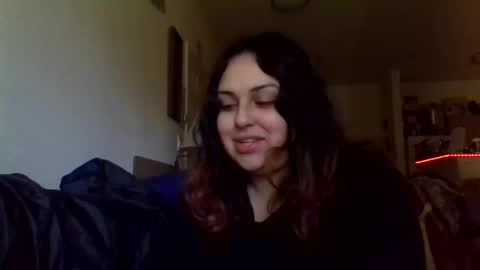 Snapshot of prettylillyy02 chatting on December 29, 2024, 11:08 pm lilly333 online show from December 29, 2024, 11:08 pm