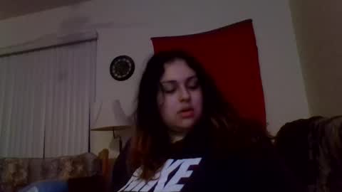 Snapshot of prettylillyy02 chatting on January 16, 2025, 1:27 am lilly333 online show from January 16, 2025, 1:27 am