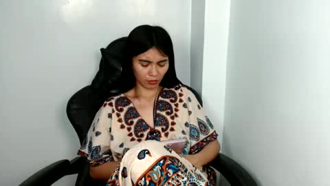 prettylittle_lady online show from June 8, 2026, 6:36 am