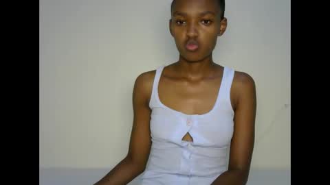 prettyquiny254 online show from September 26, 2025, 9:19 pm