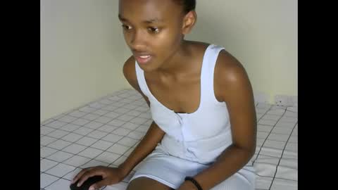 prettyquiny254 online show from September 27, 2025, 9:53 pm