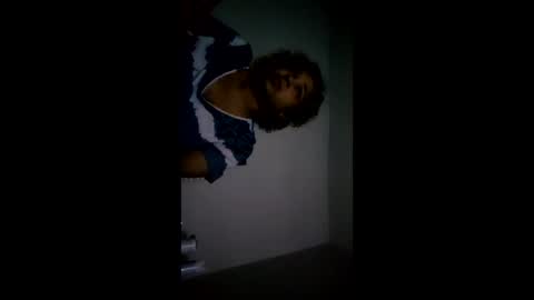 prettyred2026 online show from May 5, 2026, 4:09 am