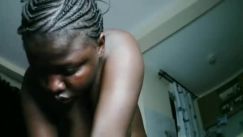 Snapshot of prettyreen chatting on October 18, 2025, 9:37 pm prettyreen online show from October 18, 2025, 9:37 pm