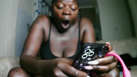 Snapshot of prettyreen chatting on November 17, 2025, 11:54 pm prettyreen online show from November 17, 2025, 11:54 pm