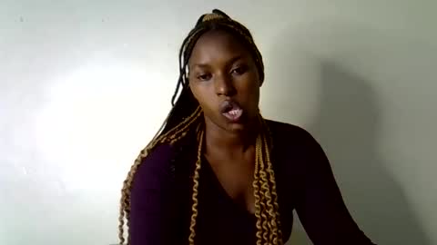 prettyshasha_ online show from October 2, 2025, 12:01 pm