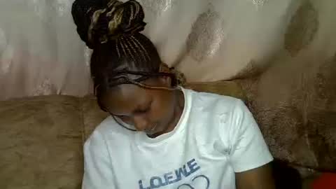 prettyshasha_ online show from October 14, 2025, 7:25 pm