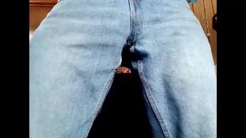 prettysolid7 online show from November 17, 2025, 1:39 pm