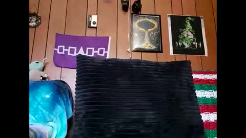 prettysolidd7 online show from December 31, 2024, 1:30 pm