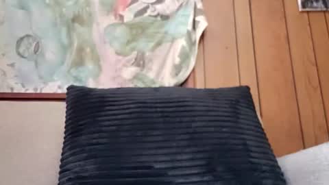 prettysolidd7 online show from February 6, 2025, 11:26 pm