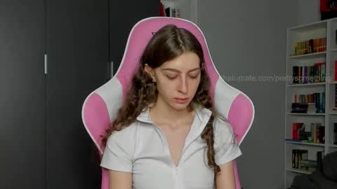 Sophie  next stream will be at Monday  i will wait you guys  online show from September 23, 2025, 3:04 pm