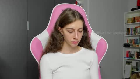 Sophie  next stream will be at Monday  i will wait you guys  online show from October 2, 2025, 5:53 pm