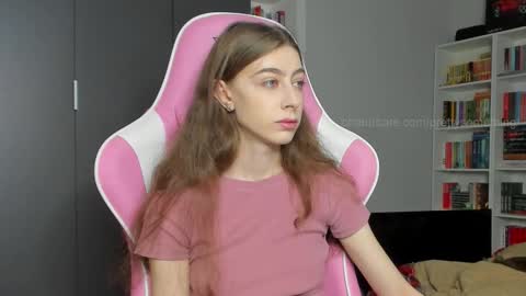 Sophie  next stream will be at Monday  i will wait you guys  online show from October 17, 2025, 7:00 am