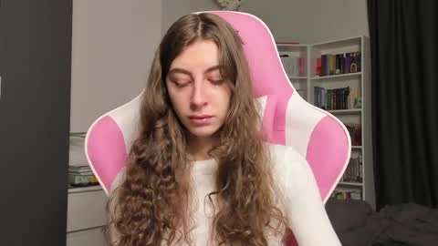 Sophie  next stream will be at Monday  i will wait you guys  online show from May 31, 2026, 7:04 am
