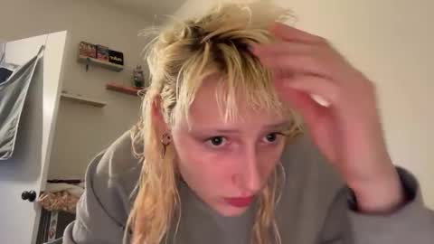 Snapshot of prettyunicorn555 chatting on January 27, 2025, 3:47 am Dahlia online show from January 27, 2025, 3:47 am