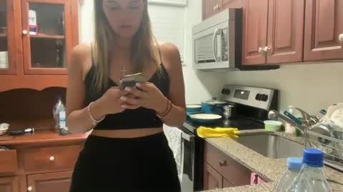 Snapshot of prettyyykittyyy22 chatting on November 8, 2025, 12:11 am prettyyykittyyy22 online show from November 8, 2025, 12:11 am