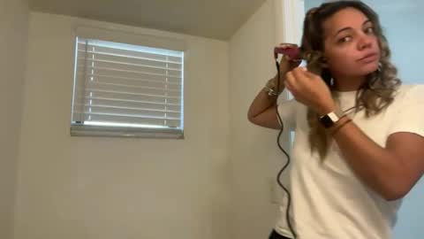 Snapshot of prettyyykittyyy22 chatting on February 13, 2026, 5:31 pm prettyyykittyyy22 online show from February 13, 2026, 5:31 pm