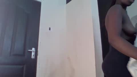 prettyzuzu online show from October 21, 2025, 9:54 am