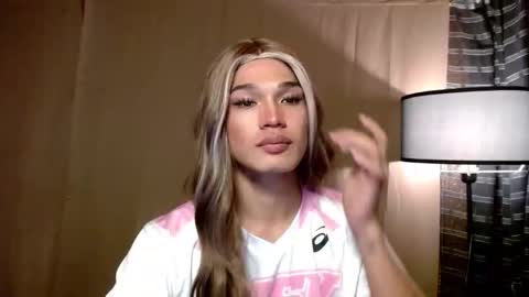 Snapshot of pricelessbeautyxxx chatting on December 4, 2025, 4:05 pm TINA online show from December 4, 2025, 4:05 pm