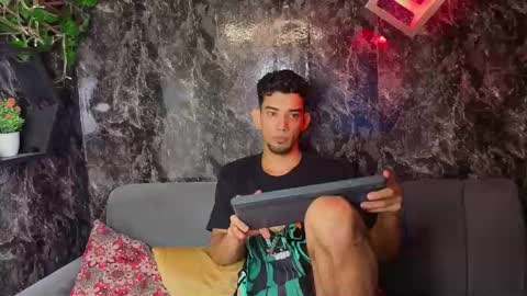 prince_arthur77 online show from February 28, 2026, 1:23 pm