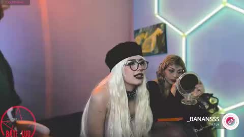 Beth   online show from October 20, 2025, 4:02 am