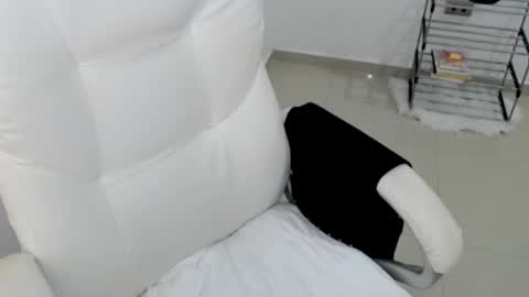 valery dollx online show from March 1, 2025, 10:42 pm