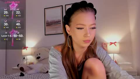 Princess Diana online show from April 3, 2026, 7:34 pm