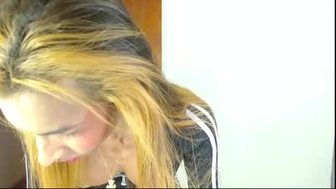 princess_violetx online show from November 12, 2025, 5:24 pm