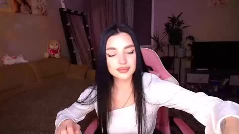 princessamira1 online show from October 12, 2025, 3:33 pm