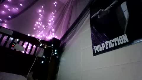 Holly love online show from November 6, 2025, 12:22 am