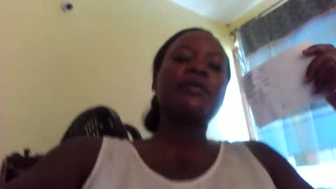 Snapshot of princessmiles2 chatting on February 15, 2026, 11:19 am phelly online show from February 15, 2026, 11:19 am