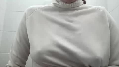 Snapshot of princesss99495055 chatting on February 22, 2025, 11:13 am PureLust Couple online show from February 22, 2025, 11:13 am