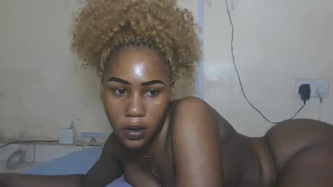 Snapshot of princesssweetass2 chatting on November 4, 2025, 2:05 pm FENNY online show from November 4, 2025, 2:05 pm