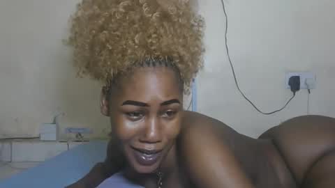 Snapshot of princesssweetass2 chatting on November 5, 2025, 2:11 am FENNY online show from November 5, 2025, 2:11 am