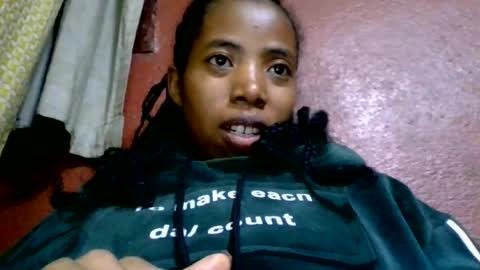 prisca880319 online show from June 28, 2026, 4:02 pm