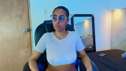 Snapshot of priscila_cooper chatting on December 2, 2025, 8:59 pm Priscila online show from December 2, 2025, 8:59 pm