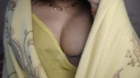 priyu_ online show from January 9, 2026, 2:14 am