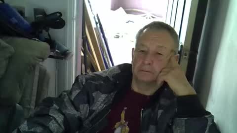 Snapshot of projectorepson chatting on October 5, 2025, 2:37 pm projectorepson online show from October 5, 2025, 2:37 pm