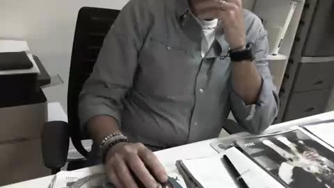 mature hairy guy online show from September 20, 2025, 3:57 pm