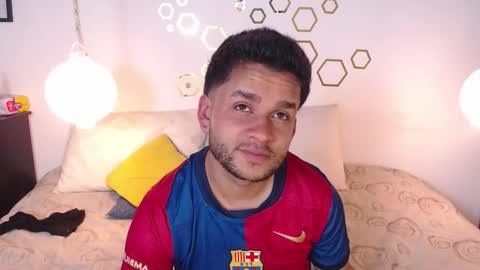 Adris  Juan online show from October 12, 2025, 2:10 am